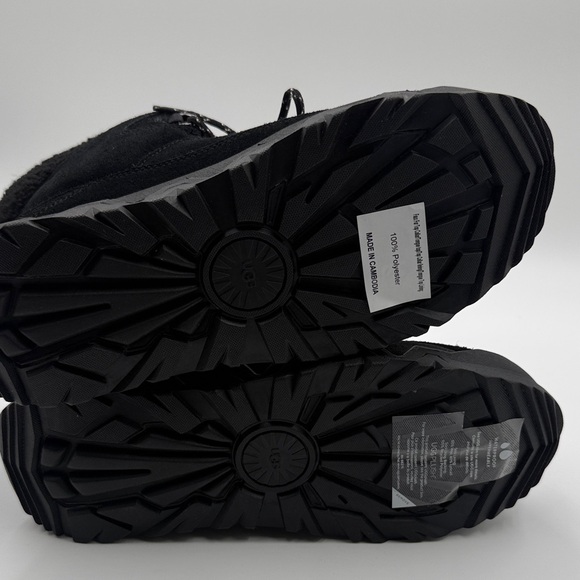 New-UGG-Terretrail Cozy Lace up Black Suede Fur-Lined Boots- Size 9 - Picture 10 of 11